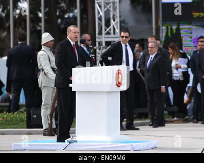 Canakkale, Turkey. 24th Apr, 2015. Turkish President Recep Tayyip Erdogan (front) delivers a speech during a ceremony marking the historic Gallipoli Battle in Canakkale, Turkey, April 24, 2015. Turkish President Recep Tayyip Erdogan and British Prince of Wales Charles Friday joined more than 18,000 people to mark 100th anniversary of the Gallipoli Battle. Credit:  He Canling/Xinhua/Alamy Live News Stock Photo