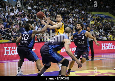 Berlin, Germany. 24th Apr, 2015. Ismet Akpinar (8) in action during BBL game Alba Berlin versus Crailsheim Merlins at O2 World. Credit:  Madeleine Lenz/Pacific Press/Alamy Live News Stock Photo
