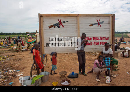 Displaced people have taken refuge in Mpoko airport in Central African Republic Stock Photo