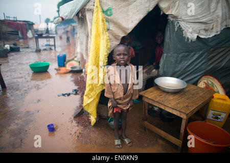 Displaced people have taken refuge in Mpoko airport in Central African Republic Stock Photo