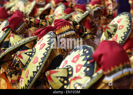 Manila, Philippines. 25th Apr, 2015. Dancers wearing colorful costumes perform during the annual Aliwan Fiesta, a cultural annual event, in Manila, the Philippines, on April 25, 2015. Credit:  Rouelle Umali/Xinhua/Alamy Live News Stock Photo