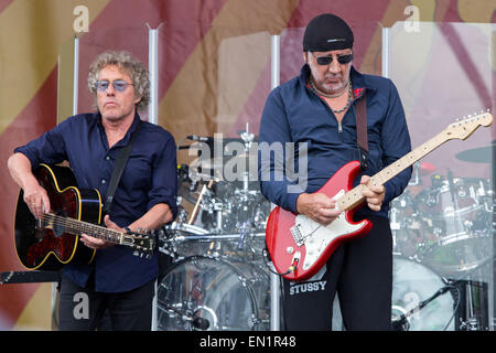 New Orleans, Louisiana, USA. 25th Apr, 2015. ROGER DALTREY (L) and PETE TOWNSHEND of The Who perform live during the New Orleans Jazz and Heritage Festival in New Orleans, Louisiana Credit:  Daniel DeSlover/ZUMA Wire/Alamy Live News Stock Photo