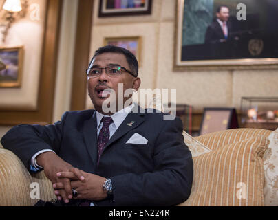 Kuala Lumpur. 23rd Apr, 2015. Photo taken on April 23, 2015 shows Idris Haron, chief minister of Malacca, receives an exclusive interview by Xinhua in Malacca, Malaysia. The China-led 'Silk Road Economic Belt' and the '21st Century Maritime Silk Road' initiatives, also known as the 'Belt and Road', would offer more opportunities for Malacca to boost its economy, Idris Haron said. © He Jingjia/Xinhua/Alamy Live News Stock Photo