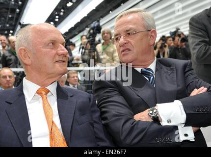 FILE - A file picture dated 15 September 2009 shows chairman of the supervisory board at Volkswagen, Ferdinand Piech (L), and VW CEO Martin Winterkorn sitting together at the VW booth at the International Motor Show (IAA) in Frankfurt am Main, Germany. Photo: UWE ZUCCHI/dpa Stock Photo