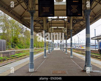Deserted platforms at Norwich Station on a quiet Wednesday morning. Stock Photo