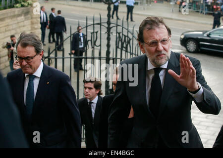 Barcelona, Spain. 27th Apr, 2015. Spanish Prime Minister Mariano Rajoy (R) arrives at the funeral mass held at the Sagrada Familia in Barcelona, Spain, April 27, 2015. Spain on Monday held a funeral mass in the northeastern city of Barcelona in remembrance of the 150 victims who died in the Germanwings plane crash en route from Barcelona to Dusseldorf on March 24 in the French Alps. Credit:  Pau Barrena/Xinhua/Alamy Live News Stock Photo