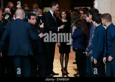 Barcelona, Spain. 27th Apr, 2015. King Felipe VI and Queen of Spain talk to families of victims during the funeral mass held at the Sagrada Familia in Barcelona, Spain, April 27, 2015. Spain on Monday held a funeral mass in the northeastern city of Barcelona in remembrance of the 150 victims who died in the Germanwings plane crash en route from Barcelona to Dusseldorf on March 24 in the French Alps. Credit:  Pau Barrena/Xinhua/Alamy Live News Stock Photo