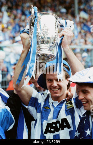 Rumbelows Cup Cup Final At Wembley Stadium. Sheffield Wednesday 1 V 