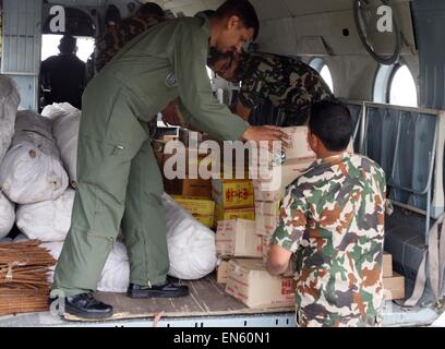 Allahabad, India. 27th Apr, 2015. Nepalese army loading Indian Air force MI-17 with relief material at Kathmandu. The death toll in Nepal's earthquake could reach 10,000, Prime Minister Sushil Koirala has said, as survivors' despair turned to anger at the government's slow response to the humanitarian crisis unfolding in the country, with food, water and other essentials in desperately short supply. © Prabhar Kumar Verma/Pacific Press/Alamy Live News Stock Photo