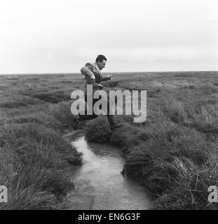 Donald Hume seen here just after being freed from eight years in prison for flinging the dismembered body of car dealer Stanley Setty from an aeroplane into the sea. Has now confessed thet he was the murderer and has re-enacted the crime. Our Picture Show Stock Photo