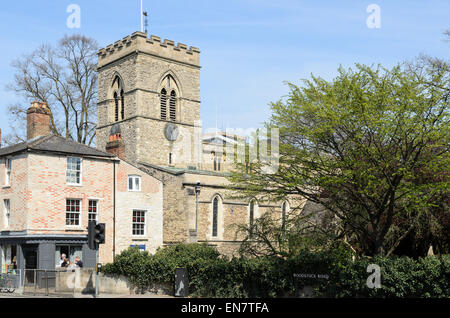 St Giles Church and adjacent shops, Woodstock Road, Oxford England, UK Stock Photo