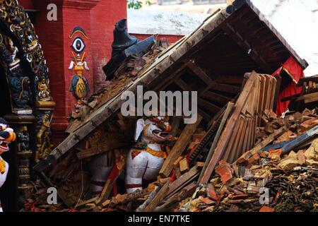 Kathmandu, Nepal. 29th Apr, 2015. Ruins are seen after earthquake at Hanumandhoka Durbar Square in Kathmandu, Nepal, April 29, 2015. The 7.9-magnitude quake hit Nepal at midday on Saturday. Credit:  Sunil Sharma/Xinhua/Alamy Live News Stock Photo