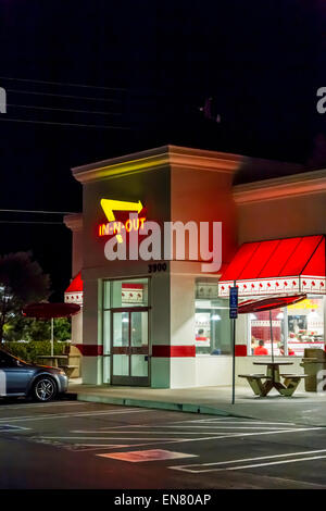 An In-N-Out Hamburger restaurant in Modesto California at night Stock Photo