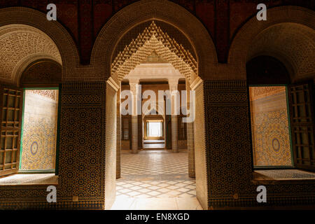 Berber Muqarnas Arabesque stalactite plaster work ceiling and Mocarabe Honeycomb work plaster columns and capitals of the inner  Stock Photo