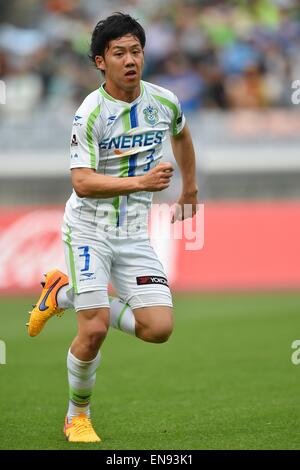 Kanagawa, Japan. 25th Apr, 2015. Wataru Endo (Bellmare) Football/Soccer : 2015 J1 League 1st stage match between Yokohama F Marinos 3-0 Shonan Bellmare at Nissan Stadium in Kanagawa, Japan . © AFLO/Alamy Live News Stock Photo