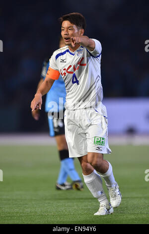 Kanagawa, Japan. 25th Apr, 2015. Hideomi Yamamoto (Ventforet) Football/Soccer : 2015 J1 League 1st stage match between Kawasaki Frontale 3-0 Ventforet Kofu at Todoroki Stadium in Kanagawa, Japan . © AFLO/Alamy Live News Stock Photo