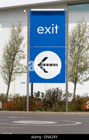 Exit Carpoint Sign Exit sign with direction arrow from car park Stock Photo - Alamy