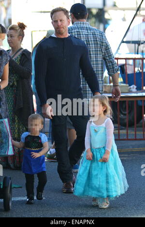 Ian Ziering with his family at the Studio City Farmers Market  Featuring: Ian Ziering,Penna Ziering,Mia Ziering Where: Los Angeles, California, United States When: 27 Oct 2014 Stock Photo