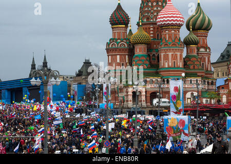 Moscow, Russia. 1st May, 2015. Moscow, Russia. Participants in the Labor Union march dedicated to the Day of Workers' International Solidarity and the Spring and Labor Day on Red Square in Moscow, Russia Stock Photo