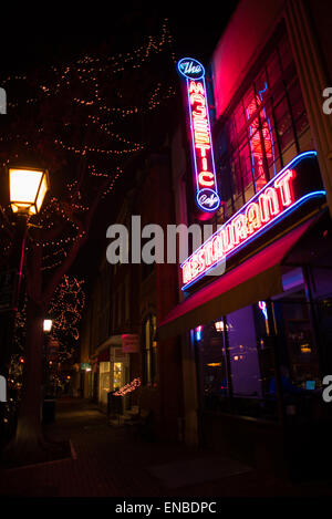 ALEXANDRIA, Virginia - The historic neon sign of the Majestic Cafe in Old Town, Alexandria, Virginia. The sign, along the restaurant, dates back to the 1930s. Stock Photo