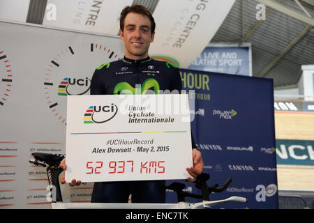 Manchester, UK. 2nd May, 2015. Alex Dowsett's successful attempt on the Hour record at Manchester Velodrome recording a distance of  52.937 km Credit:  Anthony Collins/Alamy Live News Stock Photo