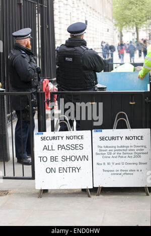 Gates at 10 Downing Street City of Westminster London England Stock Photo