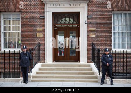The front entrance to the private maternity unit, the Lindo Wing of St Mary's Hospital in Paddington, London. Stock Photo