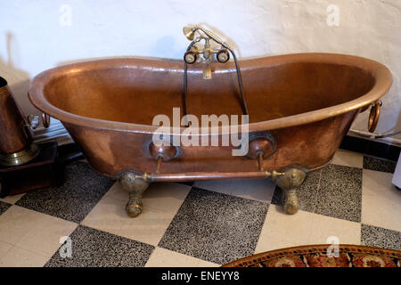 Copper bath tub in old French chateau apartment Stock Photo