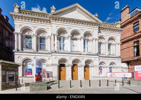 Tesco Metro, Royal Avenue, Belfast.  Formerly a bank, now owned by Tesco. Stock Photo