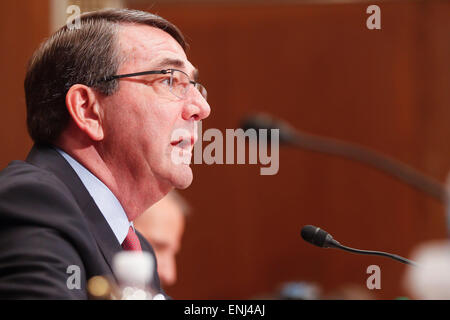 Washington, D.C, USA. 6th May, 2015. Secretary of Defense ASH CARTER testifies before the Senate Appropriations Subcommittee on the Department of Defense proposed budget estimates for 2016 © James Berglie/ZUMA Wire/Alamy Live News Stock Photo