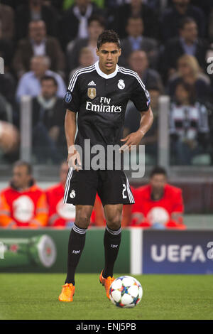 Turin, Italy. 5th May, 2015. Raphael Varane (Real) Football/Soccer : UEFA Champions League Semi-final 1st leg match between Juventus 2-1 Real Madrid at Juventus Stadium in Turin, Italy . © Maurizio Borsari/AFLO/Alamy Live News Stock Photo