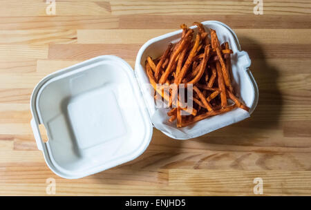 Sweet potato fries in a takeaway card container box. Disposable recycling  sustainable plastic free takeaway packaging Stock Photo - Alamy