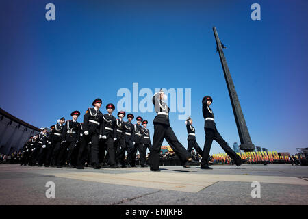 Moscow, Russia. 06th May, 2015. Military cadets of Russia parade at Poklonnaya Hill in Moscow to mark the 70th Victory Day event ahead of the main 9th May Parade in Red Square. © Geovien So/Pacific Press/Alamy Live News Stock Photo