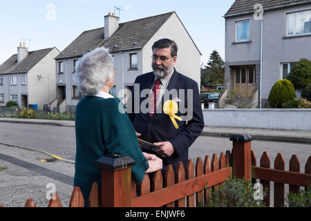 Viscount John Thurso on the 2015 campaign trail in Tain, Ross and Cromarty. Stock Photo