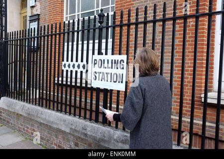 Polling station at Seymour Leisure Centre, Marylebone, London W1 UK Stock Photo