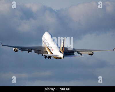 9V-SFG Singapore Airlines Cargo Boeing 747-412F takeoff from Polderbaan, Schiphol (AMS - EHAM) at sunset, Stock Photo
