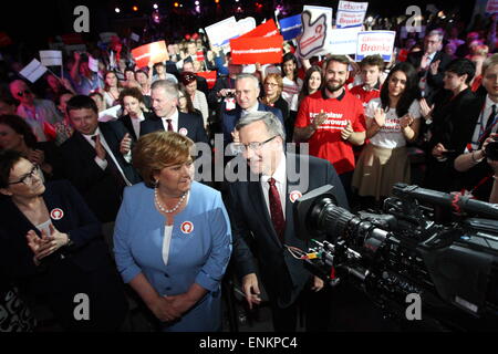 Sopot, Poland. 7th May, 2015. President of Poland Bronislaw Komorowski (C) electoral convention before the presidental elections in Poland. Bronislaw Komorowski summed up his electoral campaign and asked for votes. Credit:  Michal Fludra/Alamy Live News Stock Photo