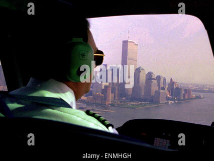 JUNE 1999 - NEW YORK: an aerial view from the inside of a helicopter towards the Twin Towers of the World Trade Center, Manhattan, New York. Stock Photo