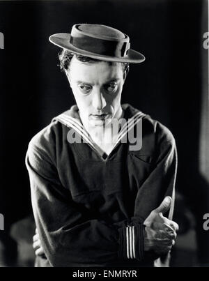 Der US-amerikanische Schauspieler Buster Keaton (1895 - 1966) im Matrosenanzug, ca. Ende der 1920er Jahre. Stock Photo