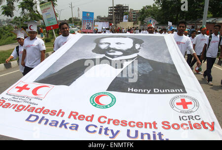 Dhaka, Bangladesh. 8th May, 2015. DHAKA, BANGLADESH - May 08 : Bangladesh Red Crescent Society takes out a procession marking the World Red Cross and Red Crescent Day 2015in Dhaka on 08th May 2015.World Red Cross and Red Crescent Day is an annual celebration of the principles of the International Red Crescent Movement. World Red Crescent is celebrated on 8 May each year. This date is the anniversary of the birth of Henry Dunant. Credit:  Zakir Hossain Chowdhury/ZUMA Wire/Alamy Live News Stock Photo
