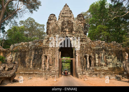 The East Gate of Angkor Thom at Angkor Wat in Siem Reap, Cambodia Stock Photo