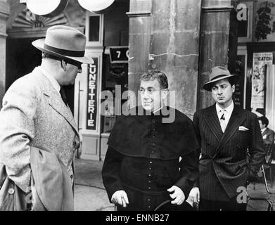 Father Brown, Großbritannien 1954, aka: Die seltsamen Wege des Pater Brown, Regie: Robert Hamer, Darsteller: Alec Guinness Stock Photo