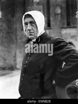Father Brown, Großbritannien 1954, aka: Die seltsamen Wege des Pater Brown, Regie: Robert Hamer, Darsteller: Alec Guinness Stock Photo