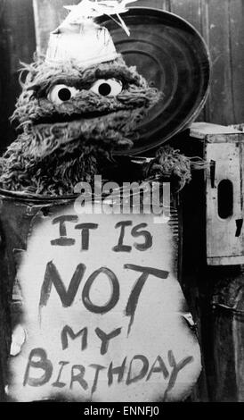 Sesame Street, USA 1969, aka: Sesamstraße, Darsteller: Oskar aus der Mülltonne Stock Photo