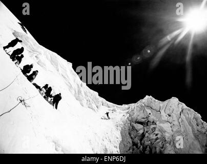 Snow Job, USA 1972, aka: Bankraub am Monte Rosa, Regie: George Englund, Szenenfoto Stock Photo