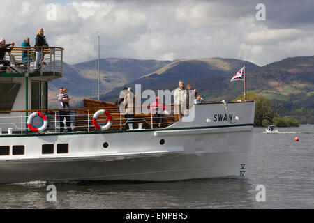 Lake Windermere Cumbria 9th May 2015 UK Weather .Sunny day for tourists ...