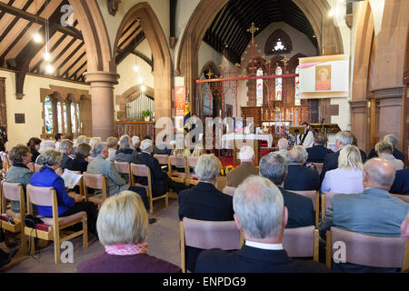 Holy Trinity Church, Chesterton, UK. 8 May 2015. The Memorial Service for the life of Singer/Songwriter Jackie Trent. Credit:  John Henshall / Alamy Live News PER0550 Stock Photo