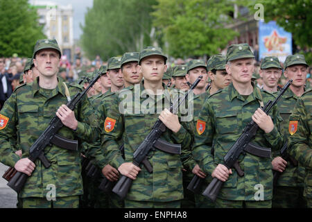 Donetsk, Ukraine. 9th May, 2015. Donetsk People's Republic (DPR) army ...