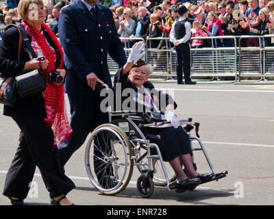 London. 10th May 2015. War veterans make their way down Whitehall following a service to commemorate the 70th anniversary of VE Day in Westminster Abbey. (C) Paul Swinney/Alamy Live News Stock Photo