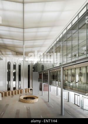 Overview of ground floor, internal spaces and nw roof. King Fahad National Library, Riyadh, Saudi Arabia. Architect: Gerber Arch Stock Photo